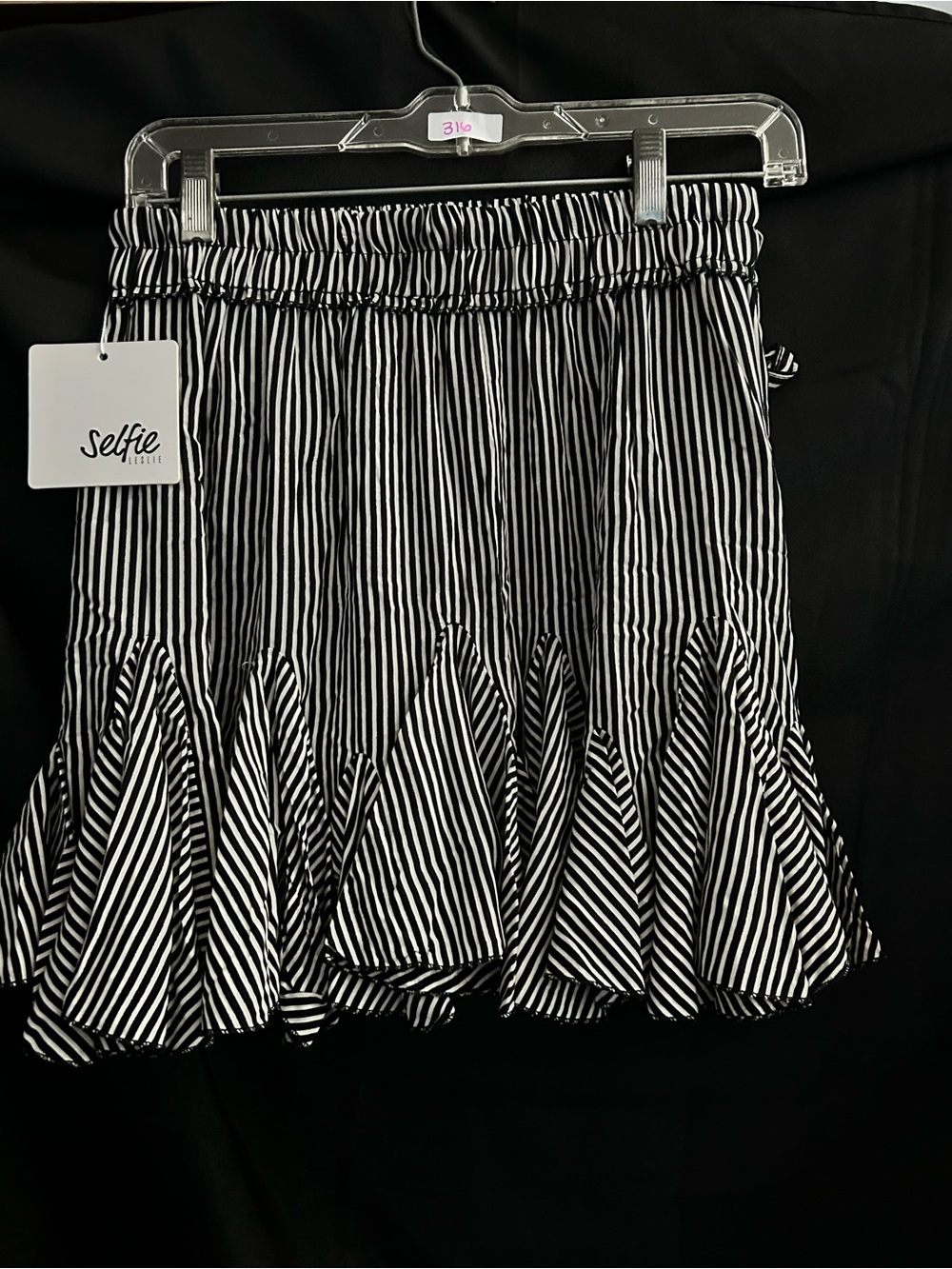 Selfie Leslie Women’s Black & White Striped Ruffle Hem Skirt SZ LG NWT